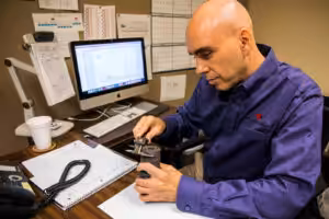 Mike from ROC Carbon helps Sulzer employees benefit from ROC Carbon’s fast turnaround carbon parts.